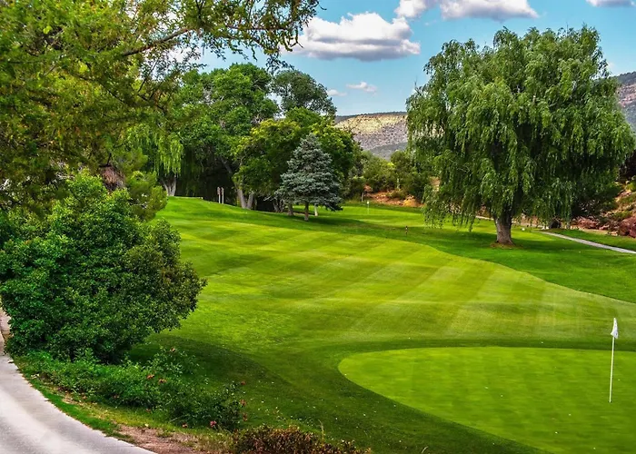 Holiday home Remodeled Townhome On Golf Course With Stunning Red Rock Views *