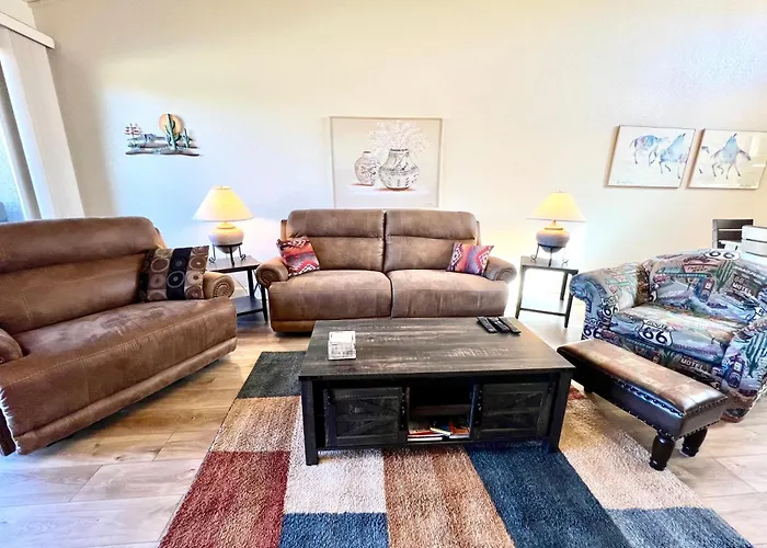 Remodeled Townhome On Golf Course With Stunning Red Rock Views